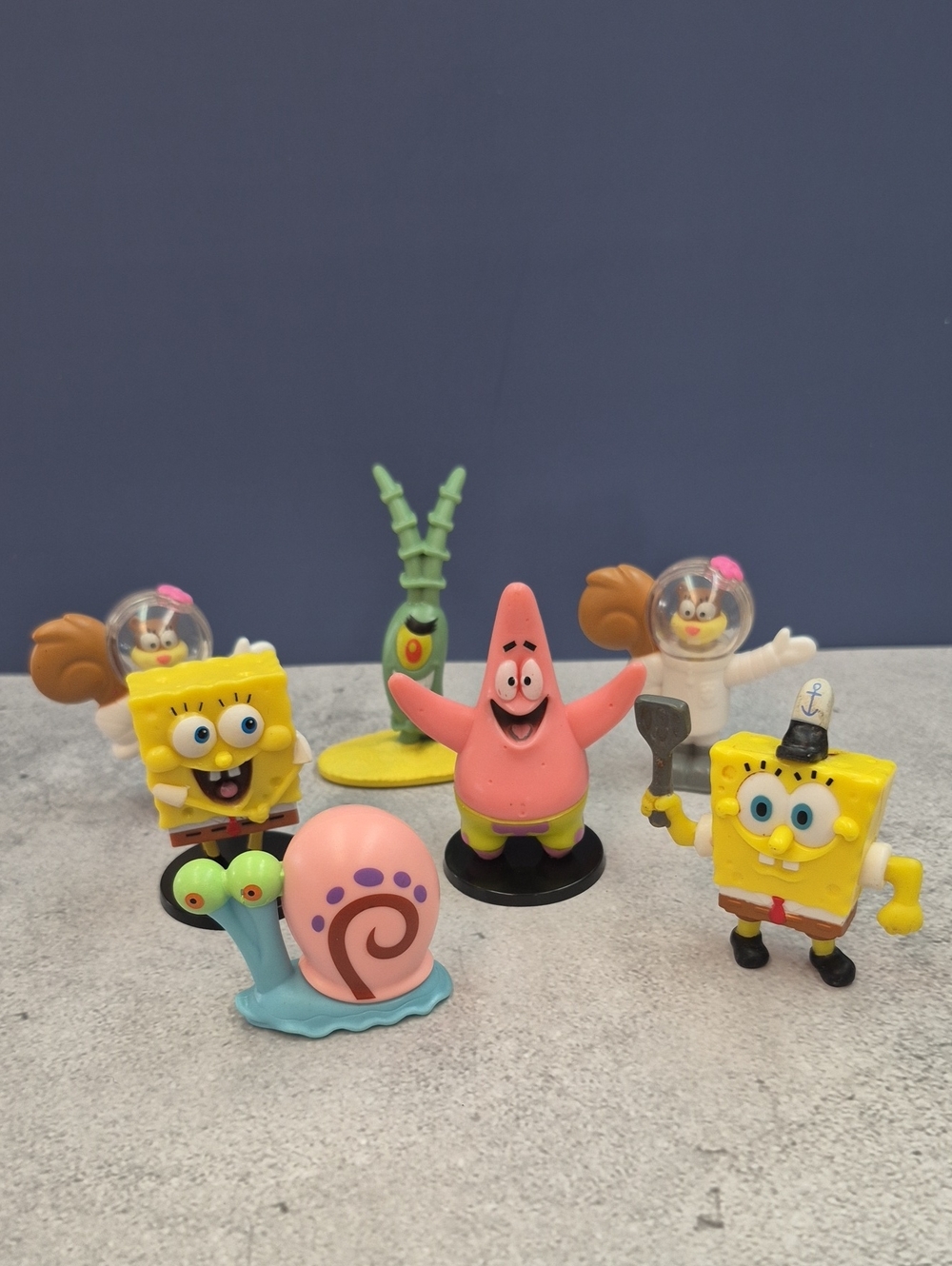 Nickelodeon SpongeBob & Friends Figure Set - Yellow, Pink, Green, Blue